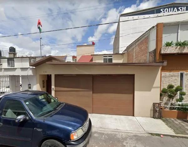Se Vende Casda de Recuperación Bancaria en Girasol, Guadalupe y Club Jardín, Toluca de Lerdo, Mex.