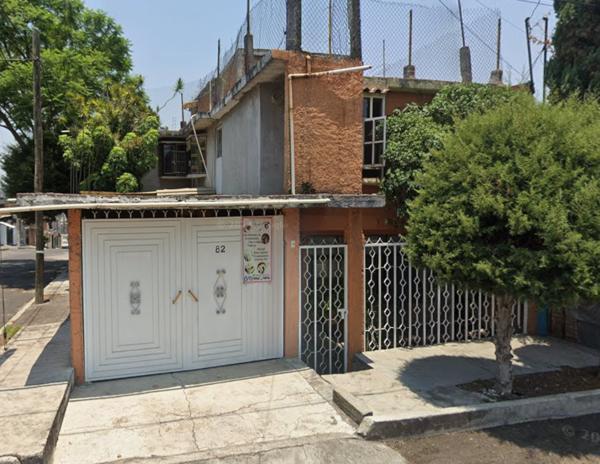 Casa en venta en Precursores de la Revolución, Morelia - Amplia y bien ubicada Casa en venta en Precursores de la Revolución, Morelia - Amplia y bien ubicada