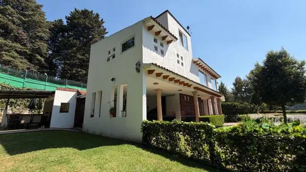 Casa en Venta – Club de Golf Los Encinos, Lerma, Estado de México