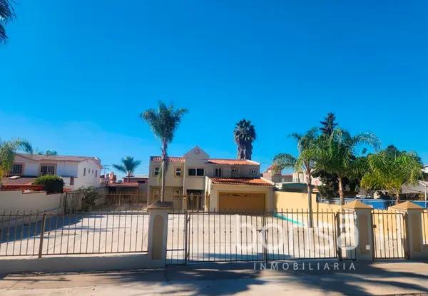 PROPIEDAD COMERCIAL EN RENTA - VALLE DORADO