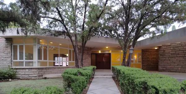 Casa de 1 Piso en Venta en la zona más Exclusiva de la colonia del valle San Pedro NL.