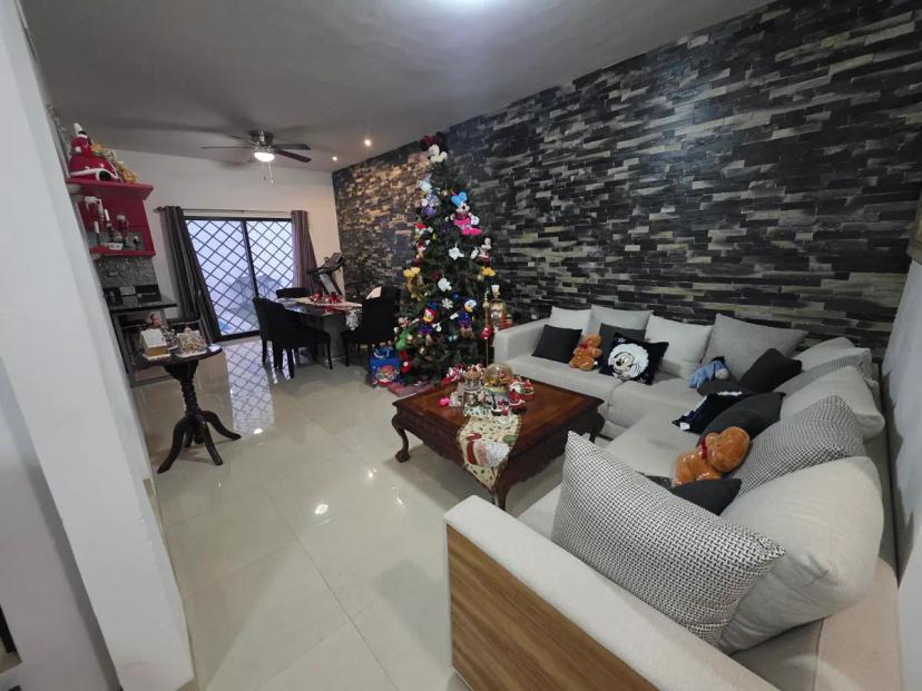 Foto 0 de Casa en venta con alberca y jardín en Viñedos, Torreón | Id nn-em1000425