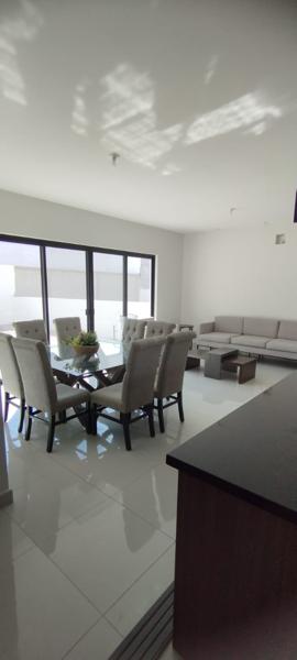 Casa en Venta en Los Viñedos, Torreón: Modernidad y Comodidad Casa en Venta en Los Viñedos, Torreón: Modernidad y Comodidad