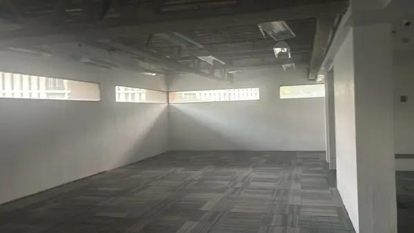 SE RENTA PARA  OFICINA o BODEGA COL DEL VALLE