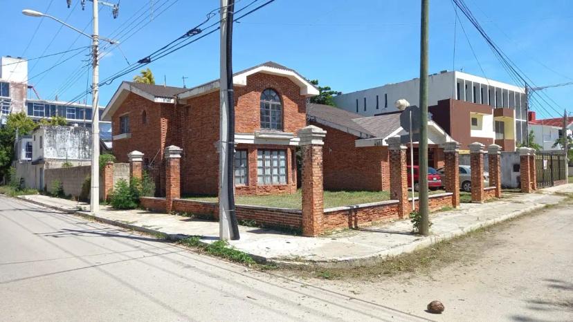 Foto 0 de SE VENDE EXCELENTE PROPIEDAD EN ESQUINA EN FRACC CAMPESTRE, MERIDA, YUCATAN | Id nn-hd1000394