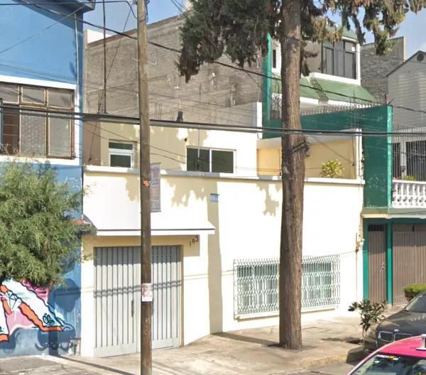HERMOSA CASA EN PEDREGAL DE SANTO DOMINGO COYOACÁN DE REMATE BANCARIO EXCELENTE OPORTUNIDAD.