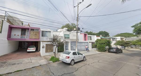 CASA EN VENTA EN CHAPALITA, GDL-JAL CASA EN VENTA EN CHAPALITA, GDL-JAL
