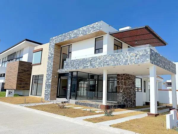 RENTA CASA 3 RECAMARAS RESIDENCIAL HACIENDA SAN ANTONIO METEPEC