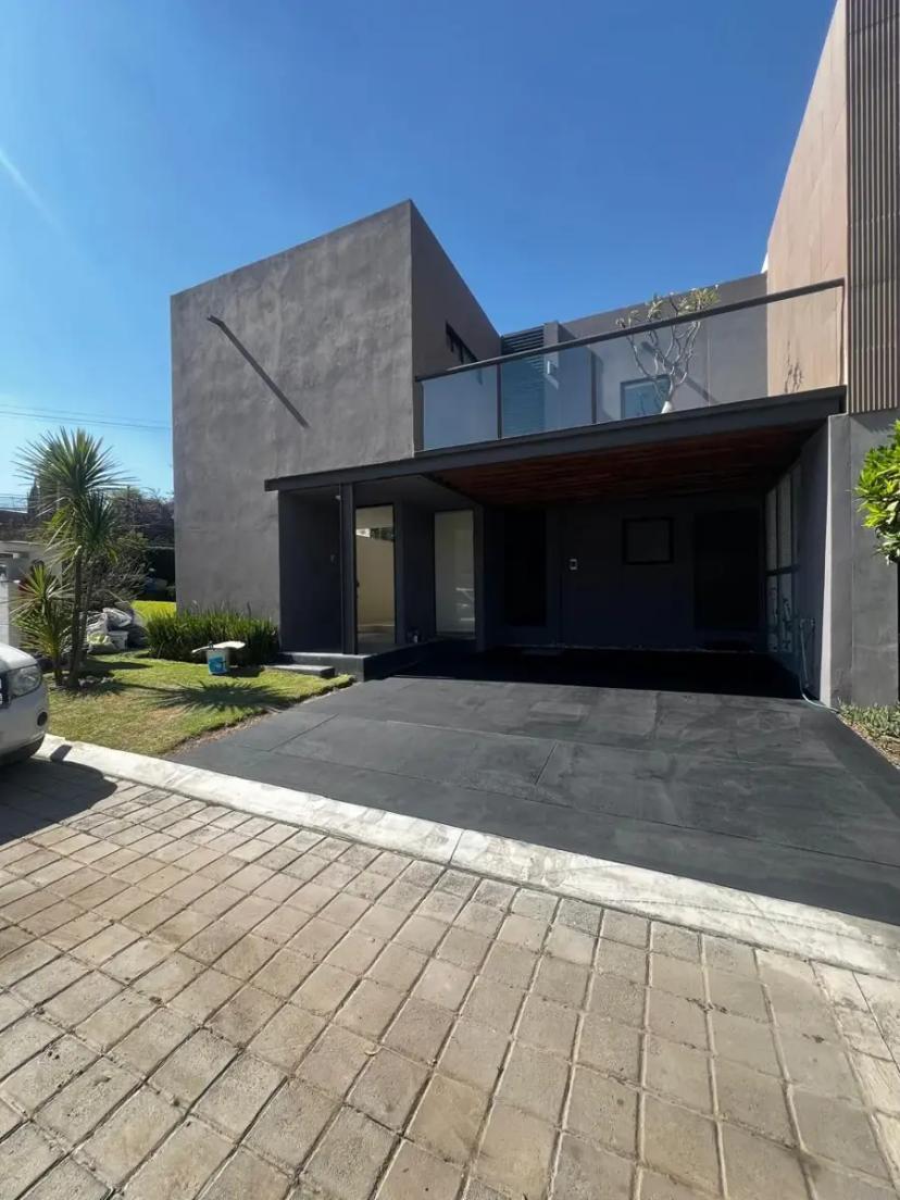 Foto 0 de Casa en venta en LA RECTA A CHOLULA, Santiago Momoxpan | Id nn-dl1000395