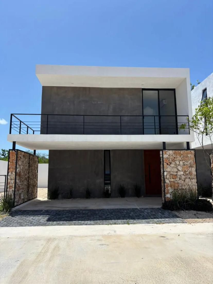 Foto 0 de Venta de Townhouse en privada en Conkal | Id mx25-oo0617