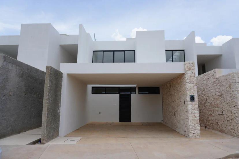 Foto 0 de Venta de casa en Temozon | Id mx25-yr1187