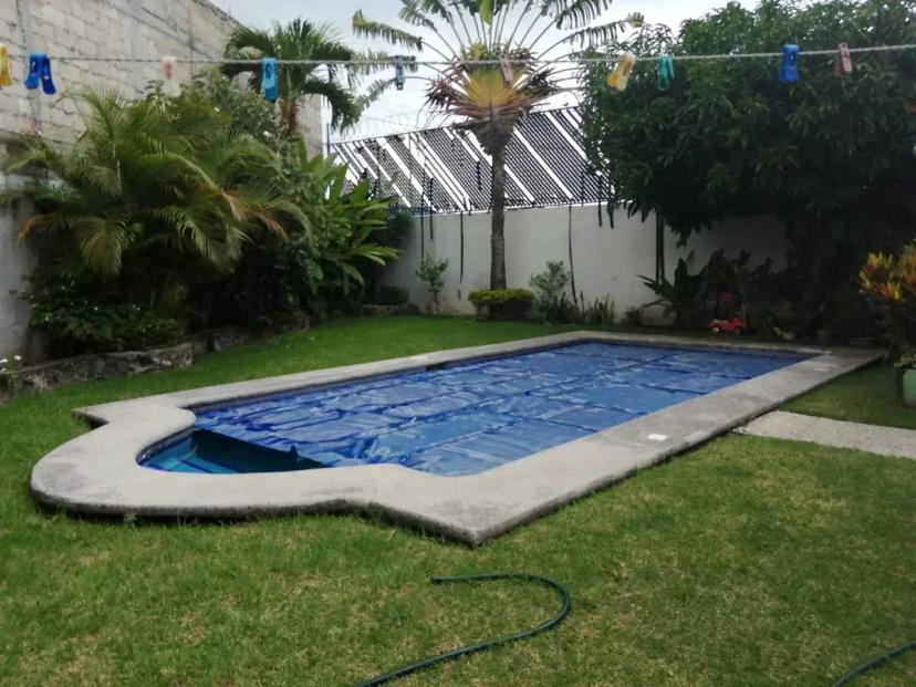 Foto 0 de SE VENDE CASA SOLA CON ALBERCA 5 RECAMARAS, ideal para, SPA, HOTEL, ASILO, etc., ubicada en CIVAC, | Id nn-en1000244