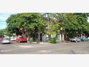Casa en venta en esquina, grandes espacios ciudad de Veracruz centro