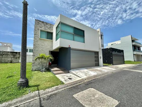 CASA EN VENTA EN LOMAS DEL SOL, FRACCIONAMIENTO PRIVADO LADO PLAYA EN LA RIVIERA VERACRUZANA CASA EN VENTA EN LOMAS DEL SOL, FRACCIONAMIENTO PRIVADO LADO PLAYA EN LA RIVIERA VERACRUZANA