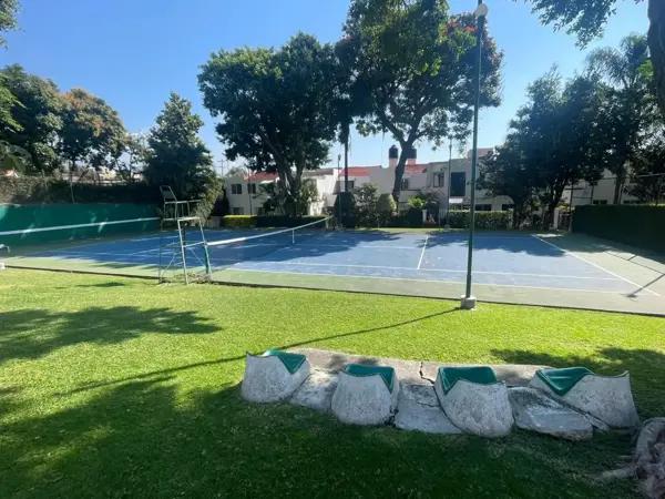 VENTA Ó RENTA CASA EN ZONA DORADA COL. DELICIAS, CUERNAVACA MOR.