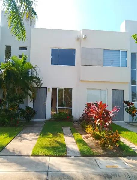 Casa en Venta en Acapulco Diamante, Zona Residencial