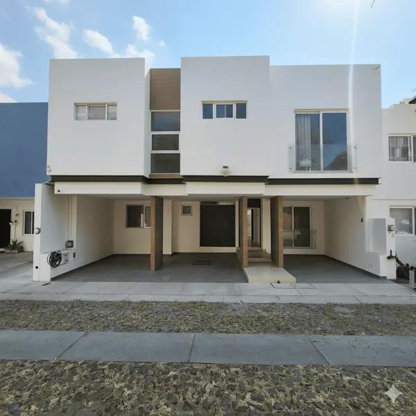 CASA EN VENTA REAL DE SCHOENSTATT