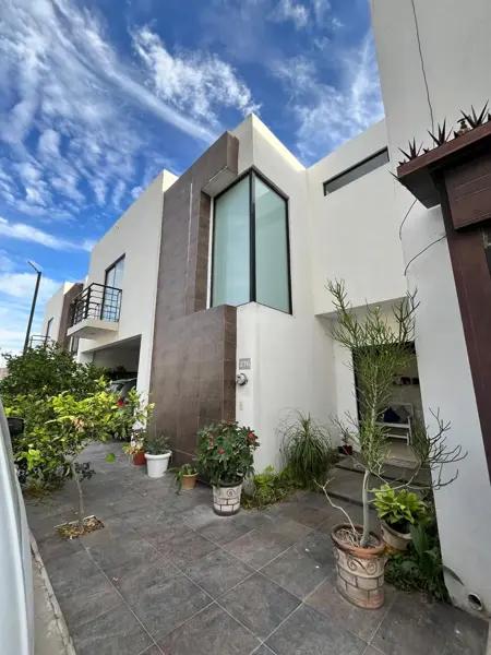Casa en Renta en Fraccionamiento Los Arrayanes, Gómez Palacio, Durango.