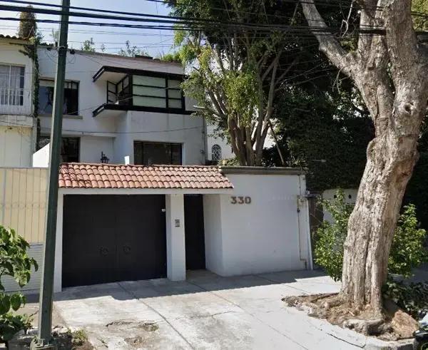 Casa en Remate en Polanco, Miguel Hidalgo - Amplia Propiedad con Gran Potencial