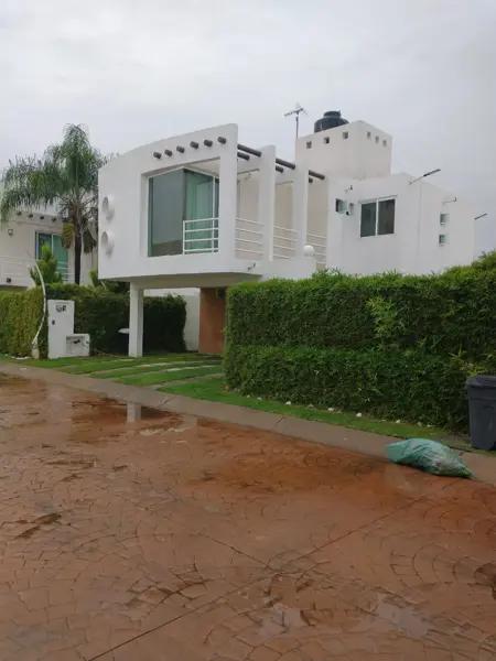 Casa con Alberca Privada