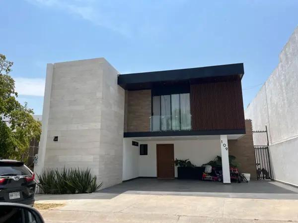 CASA EN VENTA EN PORTA FONTANA CASA EN VENTA EN PORTA FONTANA