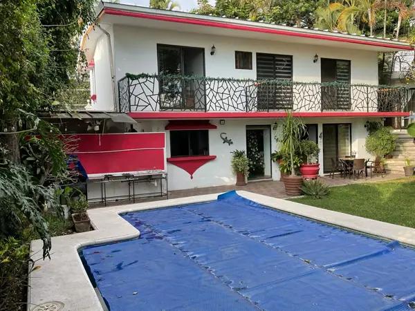Casa sola en zona norte a una calle del sat, y de av. conquistador