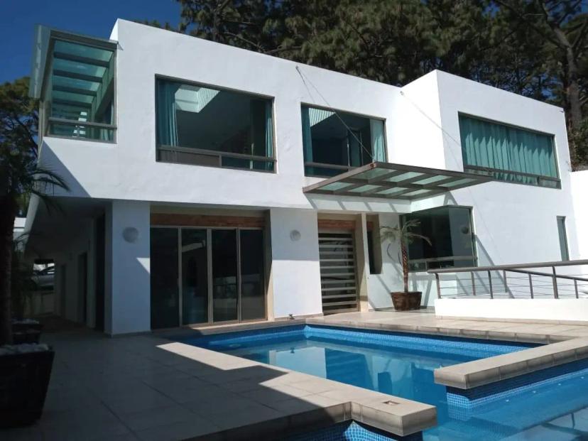 Foto 0 de Hermosa residencia en Lomas Tzompantle | Id nn-gqc642