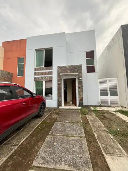Casa en Venta en Banus, Alvarado con Amplias Amenidades y Excelente Ubicación