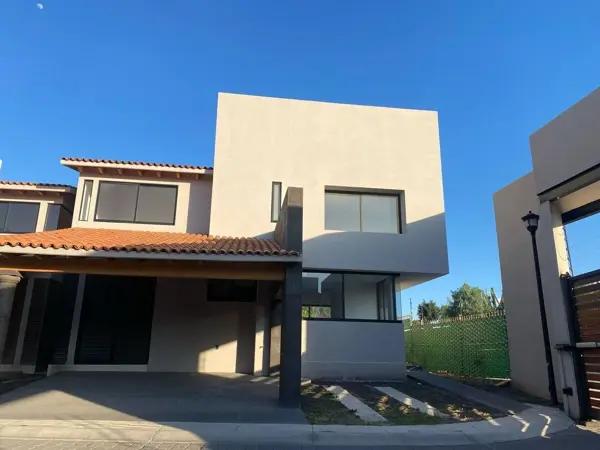 Casa en Venta, a estrenar, en Villa Toscana, Balvanera Club de Golf, Querétaro
