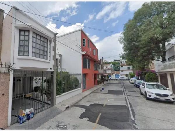 Casa en Remate Bancario en Benito Juárez, CDMX - 3 Recámaras y Jardín