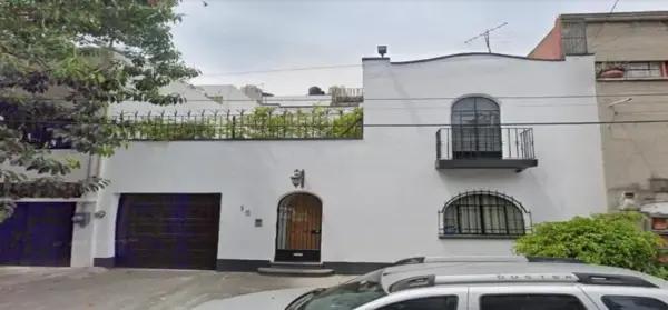 GRAN OPORTUNIDAD DE REMATE HIPOTECARIO CASA EN COL. HIPÓDROMO CONDESA, CUAUHTEMOC.