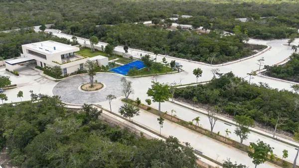 Terreno en privada residencial a un costado del country club, merida Terreno en privada residencial a un costado del country club, merida