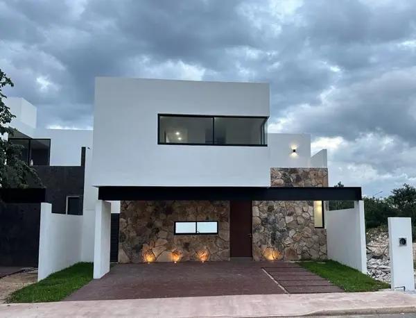 Venta casa de 2 pisos en conkal con amenidades, merida