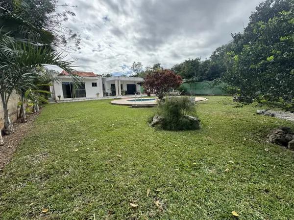 Casa con amplio terreno en la ceiba, merida yucatan- Venta Casa con amplio terreno en la ceiba, merida yucatan- Venta