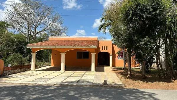 Casa de un piso con amplio terreno en la ceiba, merida