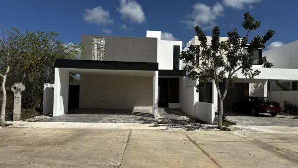 Casa con amplio terreno en conkal merida, yucatan