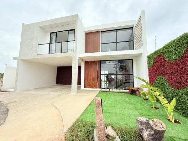 Casa en preventa  dentro de  privada residencial en merida sitpacht