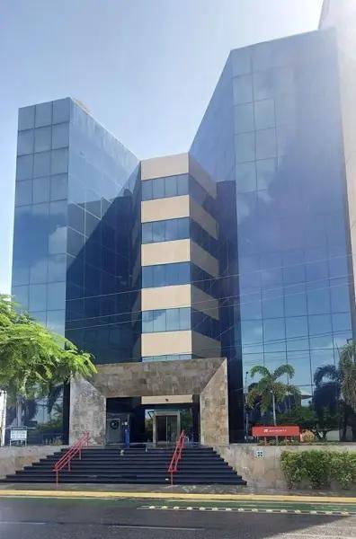 Oficina corporativa en torre banorte sobre avenida paseo de montejo