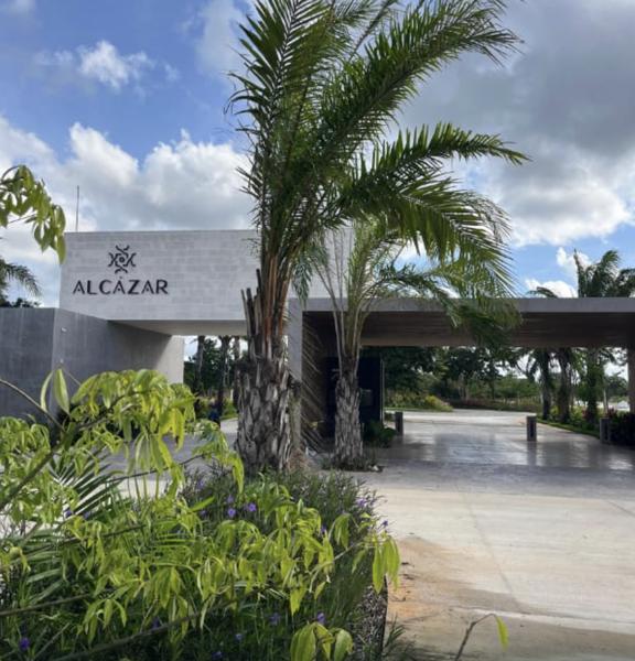 Venta de 2 terrenos juntos en Privada con amenidades en zona country merida Venta de 2 terrenos juntos en Privada con amenidades en zona country merida