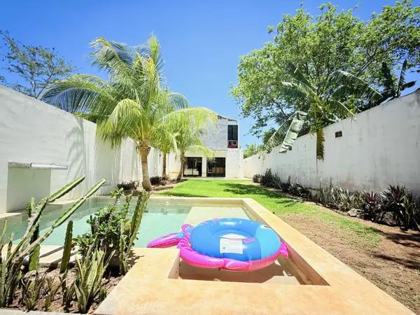 Casa en venta con amplio terreno en chablekal  merida yucatan