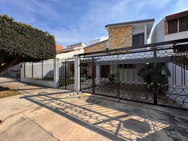 Casa en venta a metros de la avenida paseo de Montejo Mérida Yucatán Con Paneles Solares Casa en venta a metros de la avenida paseo de Montejo Mérida Yucatán Con Paneles Solares