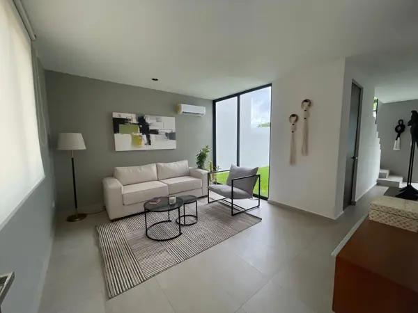 Casa en venta al  poniente  de merida  en fraccionamiento ciudad caucel