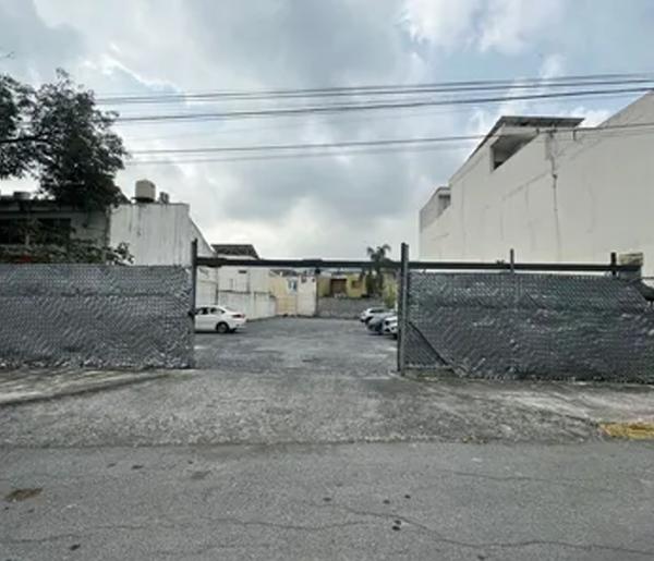 Terreno en venta en Ave. Lázaro Cárdenas en San Pedro Garza García
