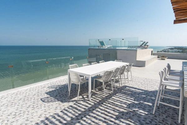 Venta penthouse amueblado frente al mar en la playa en Chicxulub departamento