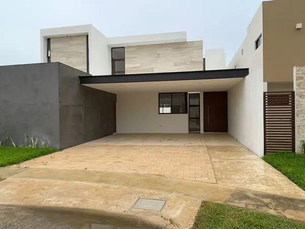 Venta casa de dos pisos en privada parque natura, merida Venta casa de dos pisos en privada parque natura, merida