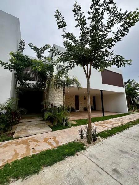 casa en venta en privada  xcanatun al norte de Mérida