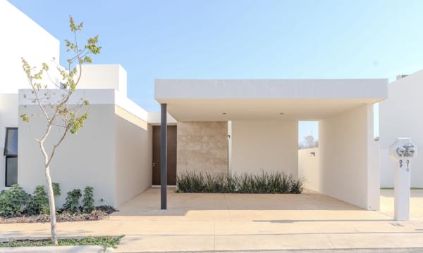 Venta casa en privada con una casa club principal, conkal merida