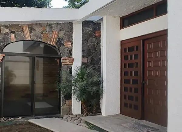CASA EN RENTA EN PRIVADA CON VIGILANCIA CASA EN RENTA EN PRIVADA CON VIGILANCIA