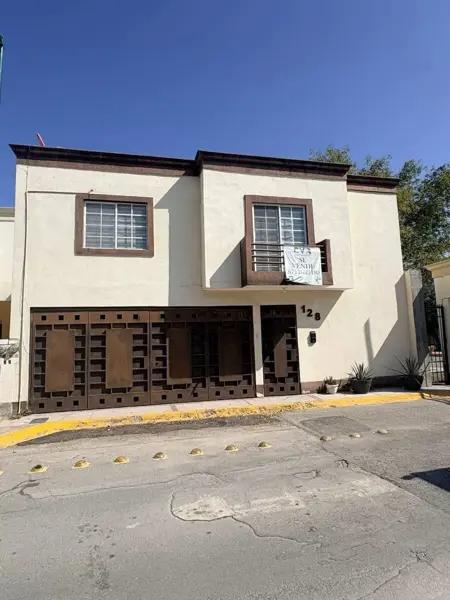 casa en venta con alberca y departamento independiente casa en venta con alberca y departamento independiente