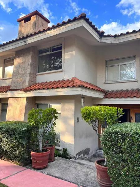 CASA EN VENTA EN PASEO DE LAS PALMAS CASA EN VENTA EN PASEO DE LAS PALMAS